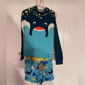 Stingray rash guard and swim trunks